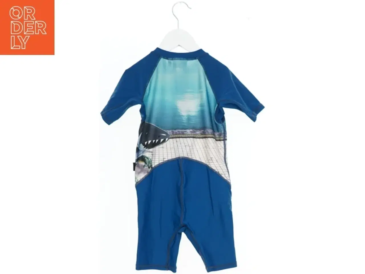 Billede 2 - Børne UV-dragt fra Molo (str. 116)