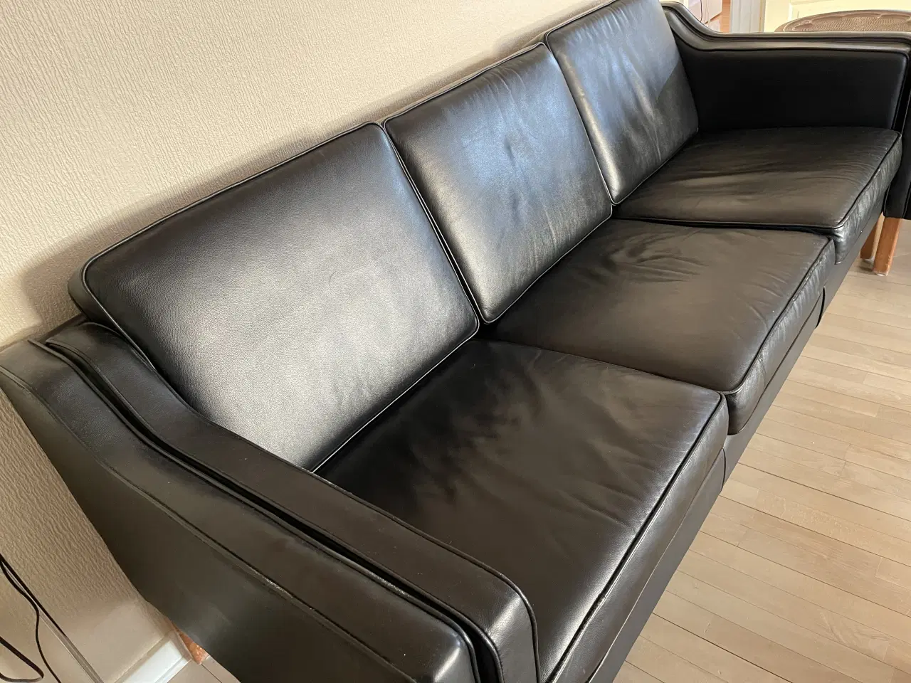 Billede 2 - Sort læder sofa sæt 2og 3 prs.