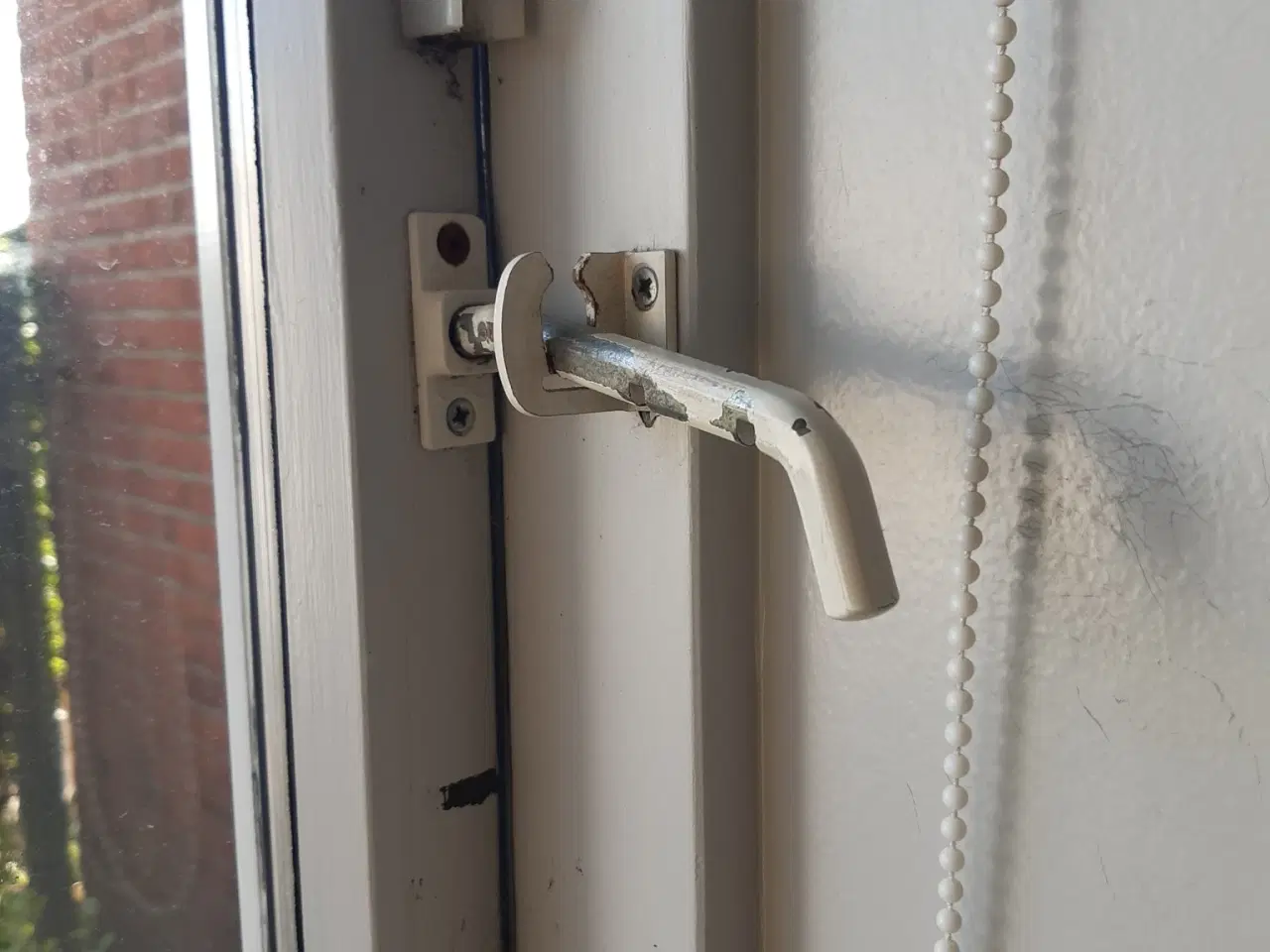 Billede 2 - 2 sæt Sikringsbeslag