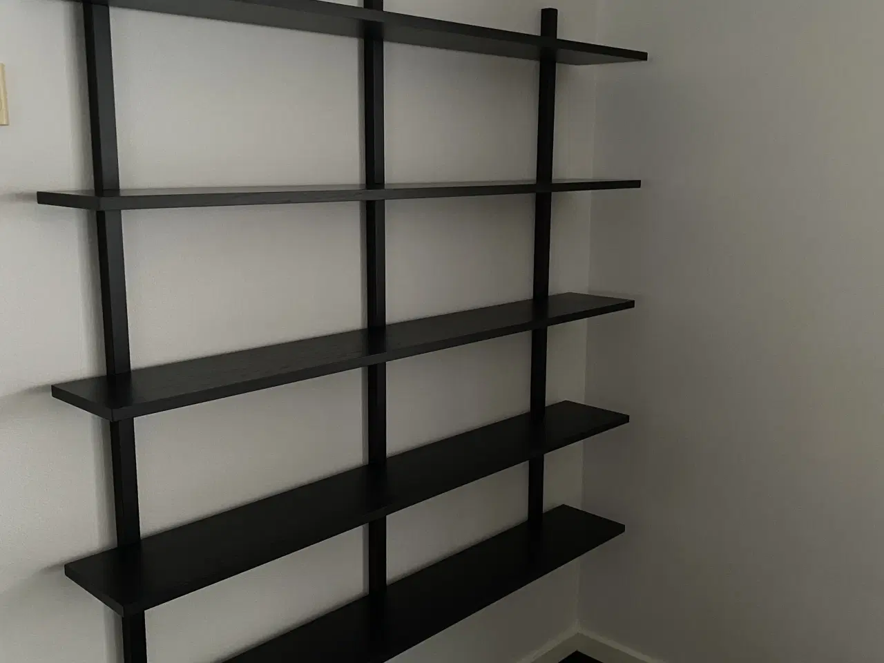 Billede 1 - Bondi vægreol i sort fra Ilva