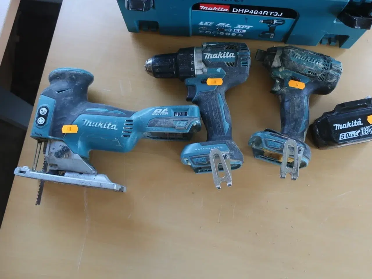 Billede 4 - Akkuværktøj MAKITA stiksav, nøgler m.v. inkl. lader og ét batteri