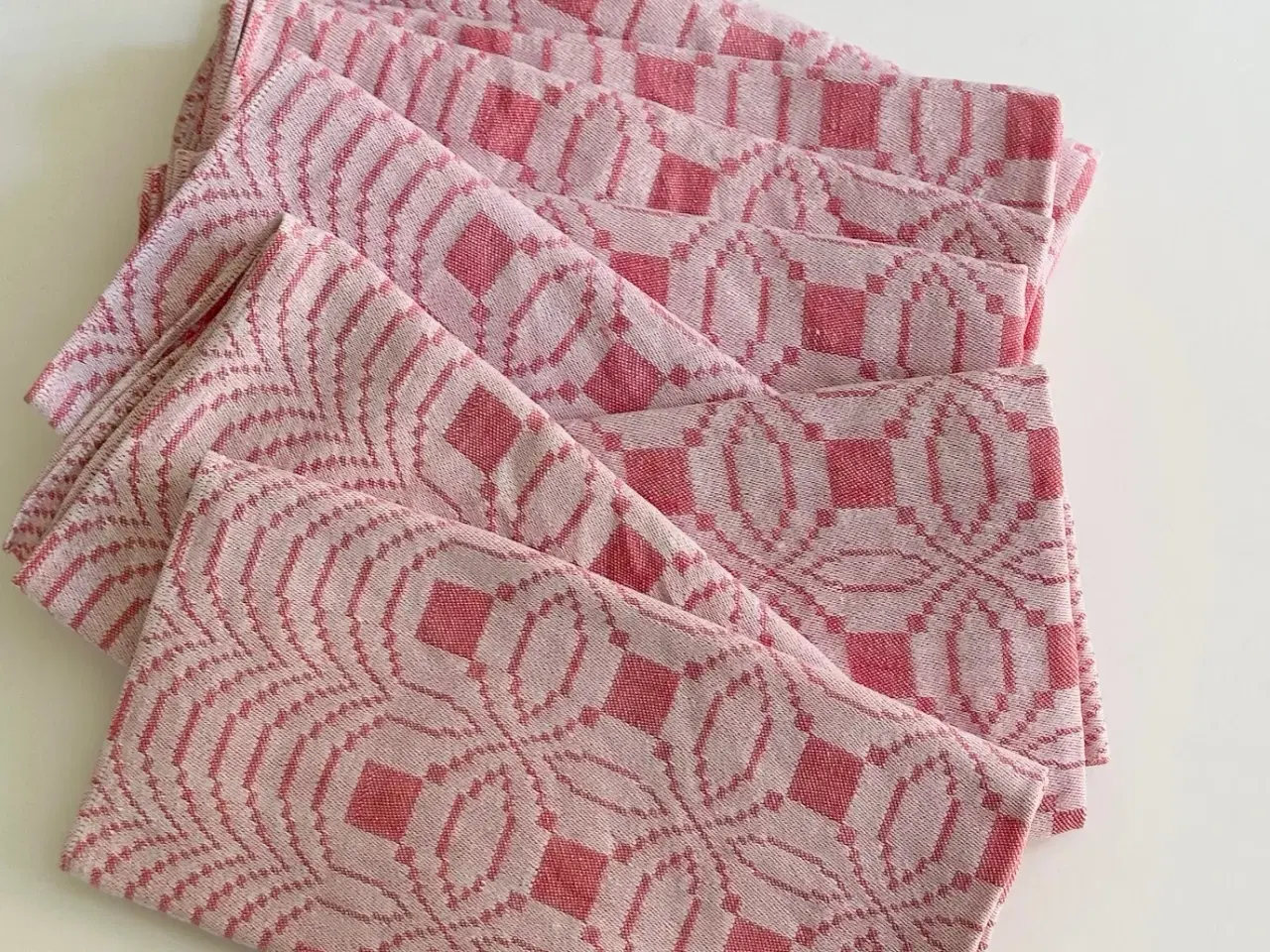 Billede 4 - Lyserøde stofservietter, 8 stk samlet