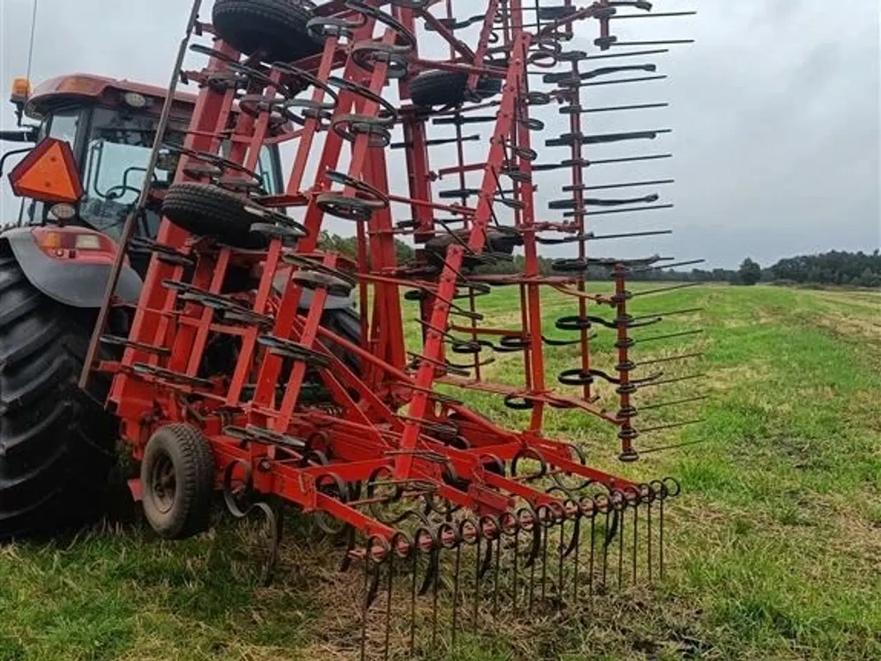 Billede 3 - Fraugde Såbedsharve ca. 7,2 meter, med efterharve og planere planke
