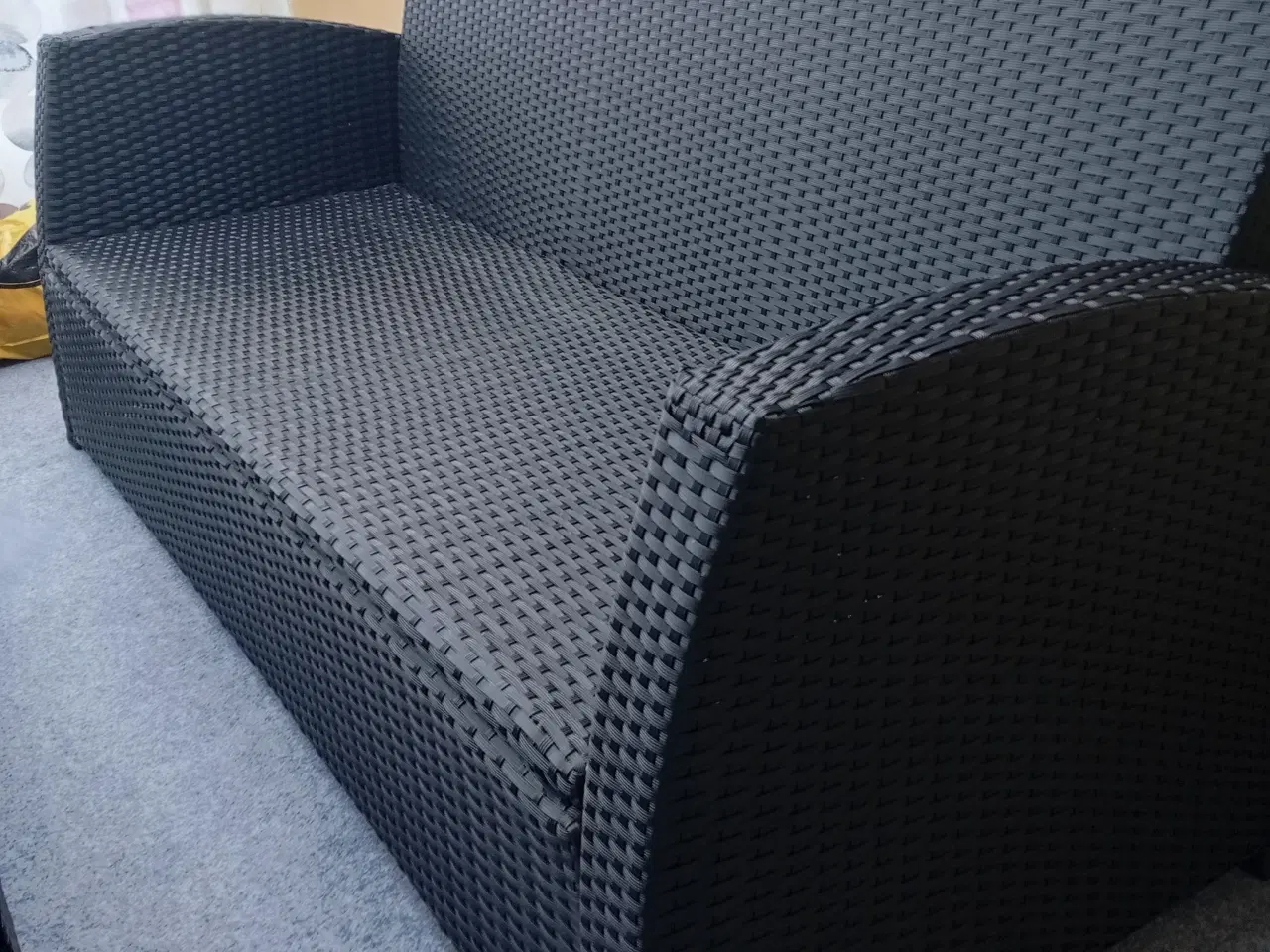 Billede 5 - 3-personers loungesofa med 2 stole og bord