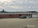 Velholdt rødstensejendom med både bolig- og erhvervslejemål - 3