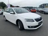 Skoda Octavia 2,0 TDi 150 Style Combi DSG - 4