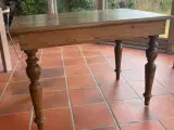 Flot egetræs bord