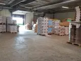 Lager med mange læsseramper - 5