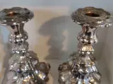 2 lysestage i sølvplet