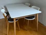 Spisebord og 4 stole