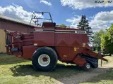Hesston 4900 - 4