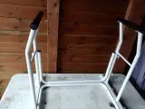 Fritstående toiletstøtte