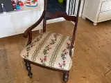 Gammel stol med håndbyggede Soft