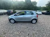 Toyota Yaris 1,3 VVT-i Terra - 2