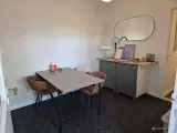 Pæn lejlighed til kontor eller klinik - 3