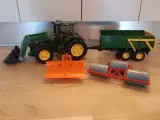 BRUDER traktor med vogn, tromle og doserblad