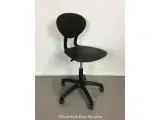 Kontor/værelses stol sort skal.