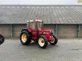 Traktor Ih844