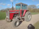 MF 590 traktor