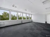 3.531 m² højloftet lager i Vejle nord tæt på motorvej E45 - 3