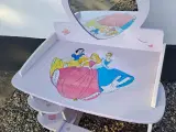 Makup  bord  til børnene