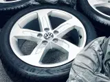 17", Originale alufælge med Goodyear vinterdæk