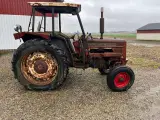 IH 474 diesel traktor med servo og frontlæsser  - 3