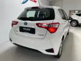 Toyota Yaris 1,5 Hybrid H2 e-CVT - 4