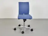 Häg h04 credo 4200 kontorstol med lyseblåt polster og gråt stel