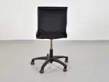Häg con-x plast 9512 kontorstol med sort polster på sæde og ryg - 3