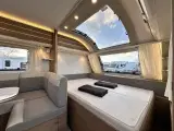 2020 - Adria Adora 573 PT Supreme   Super flot køjevogn med 3 Køjer - 3
