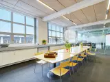 Moderne kontorer/showroom/undervisningslokaler med godt lysindfald - 3