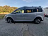 VW Touran 2,0 TDi 140 Highline - 2