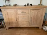 Bord, skænk, vitrine og stole - 3