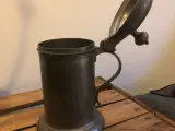 Ølkrus i tin