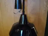 Louis Poulsen sort emaljeret værkstedslampe
