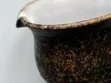 Keramik, brun m sorte prikker, NB - 5