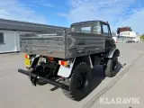 Veteranlastbil Mercedes-Benz Unimog 406 6 cylindret 5.6L - 3