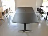 Kegleformet fumac konferencebord med sort linoleum - 2