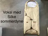 Voksipose med silke sommerdyne