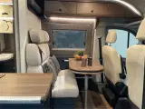 2025 - Eriba Car 600 Deep Ocean Blue Aut   Eksklusiv Campervan med automatgear og træk fra Hinshøj Caravan. - 2