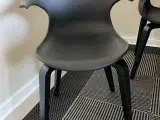 4 stk sorte spisebordsstole med armlæn