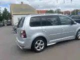 VW Touran 2,0 TDi 140 Highline DSG - 3
