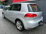 VW Golf VI 1,6 TDi 105 Highline BMT - 4