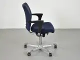 Häg h04 4200 kontorstol med blåt polster, alugråt stel og armlæn - 4