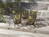 Røgfarvet snapseglas