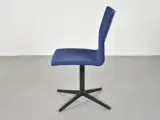 Four design konferencestol med blåt polster, på grå drejefod - 2