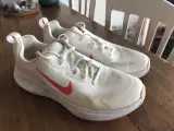Nike sneakers str. 40