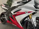 Yamaha YZF-R1  - 5