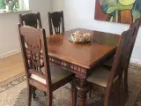 Spisebord m 5 stole